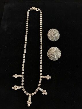 Crystal EUC Vintage Waterfall Necklace and Round Clip Earrings-Silver Tone Garne